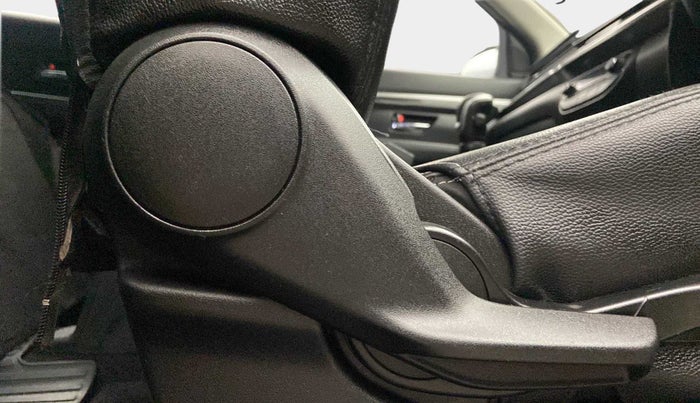2019 Maruti XL6 ZETA AT, Petrol, Automatic, 62,495 km, Driver Side Adjustment Panel