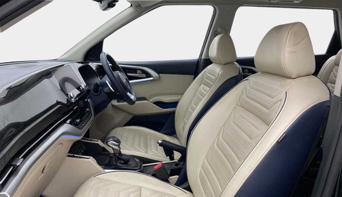 2022 KIA CARENS LUXURY PLUS 1.4 PETROL DCT 6 STR, Petrol, Automatic, 14,715 km, Right Side Front Door Cabin