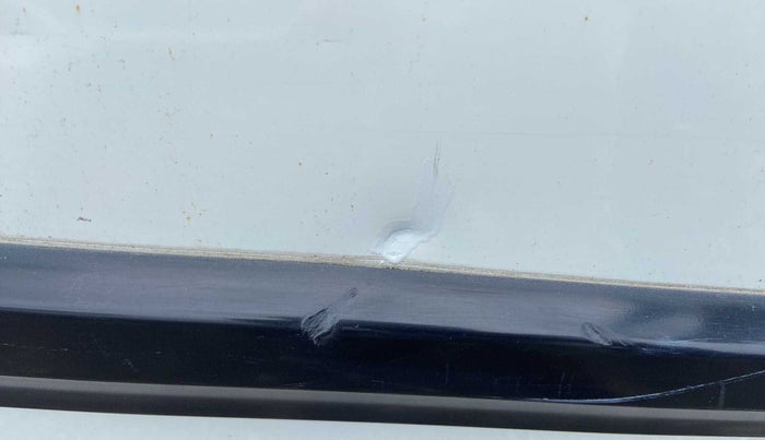 2015 Maruti Ertiga VDI, Diesel, Manual, 89,567 km, Driver-side door - Minor scratches