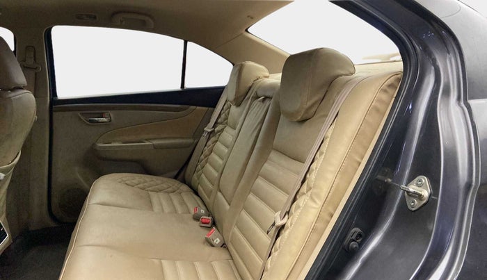 2022 Maruti Ciaz ZETA 1.5 SHVS MT PETROL, Petrol, Manual, 35,946 km, Right Side Rear Door Cabin