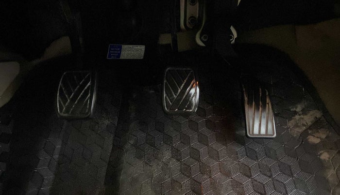 2022 Maruti Ciaz ZETA 1.5 SHVS MT PETROL, Petrol, Manual, 35,946 km, Pedals