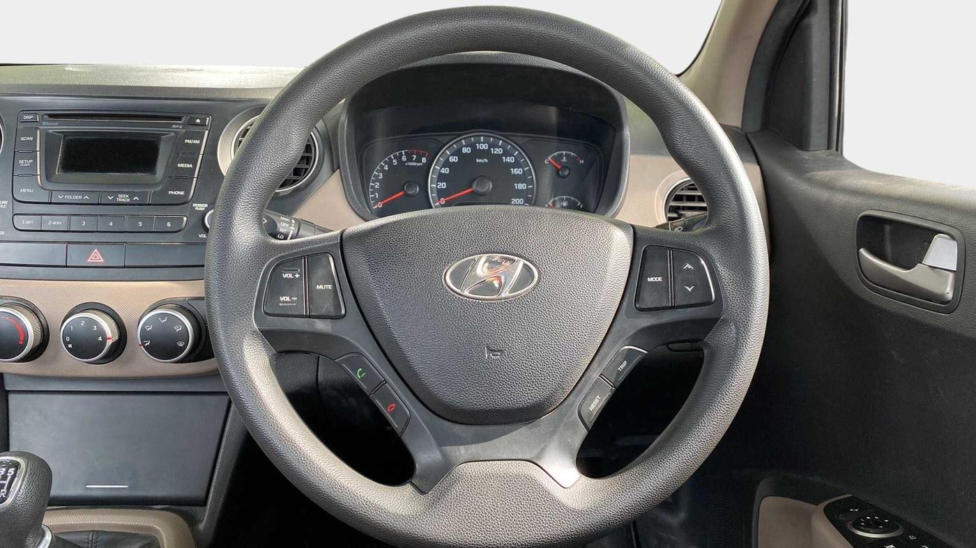 2015 Hyundai Xcent S 1.2, CNG, Manual, 25,539 km, Steering Wheel Close Up