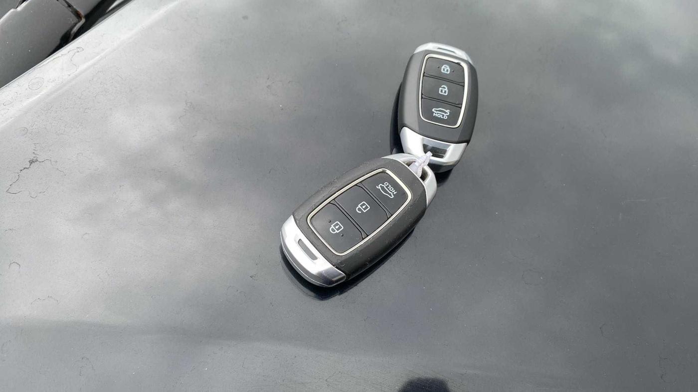 2019 Hyundai Verna 1.6 VTVT SX O, Petrol, Manual, 34,112 km, Key Close Up