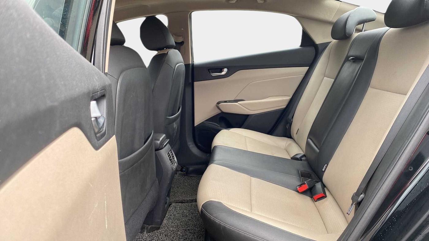 2019 Hyundai Verna 1.6 VTVT SX O, Petrol, Manual, 34,112 km, Right Side Rear Door Cabin
