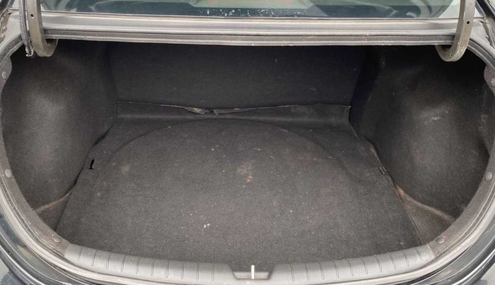 2019 Hyundai Verna 1.6 VTVT SX O, Petrol, Manual, 34,112 km, Boot Inside