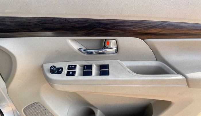 2020 Maruti Ertiga ZXI AT SHVS, Petrol, Automatic, 43,181 km, Driver Side Door Panels Control