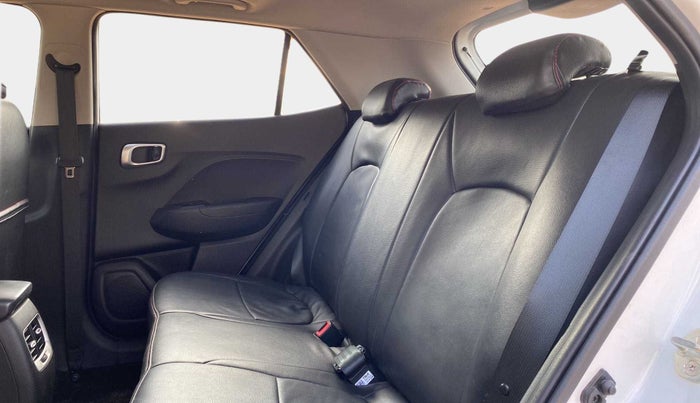 2021 Hyundai VENUE SX PLUS 1.0 TURBO DCT, Petrol, Automatic, 30,745 km, Right Side Rear Door Cabin