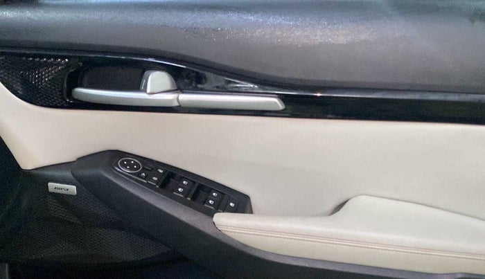2022 KIA SELTOS GTX (O) 1.4, Petrol, Manual, 23,339 km, Driver Side Door Panels Control