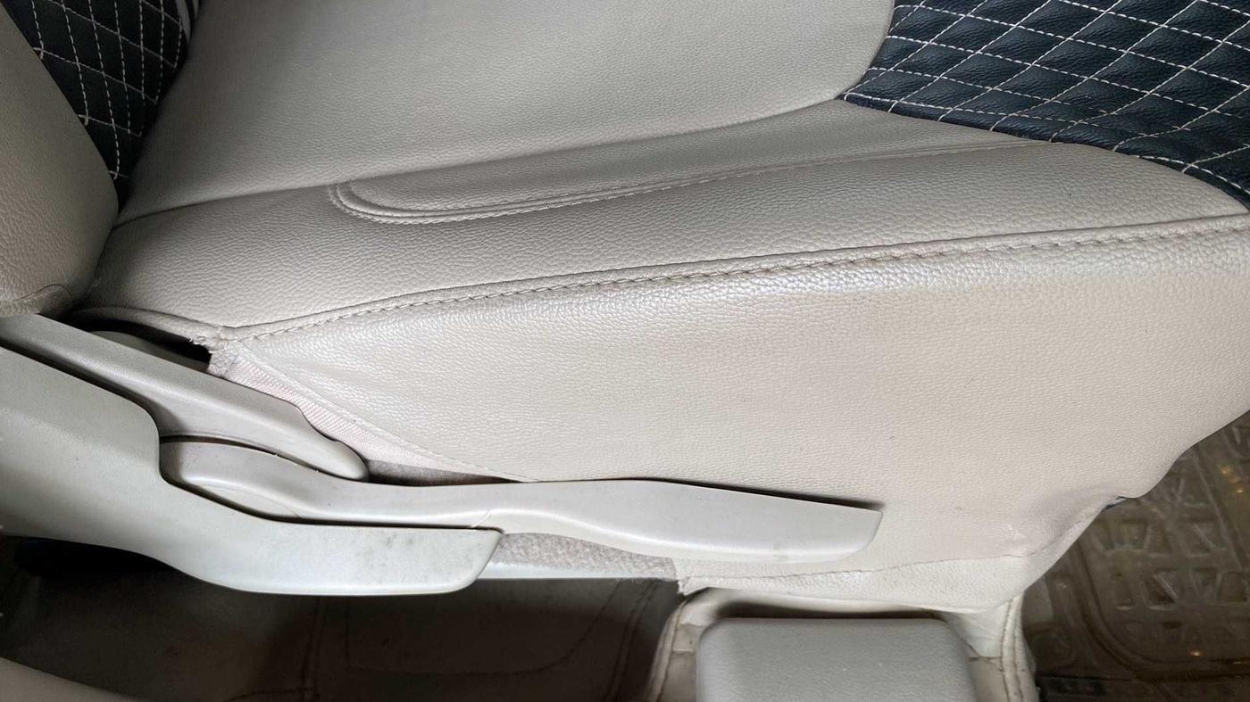 2020 Maruti Dzire VXI, Petrol, Manual, 81,469 km, Driver Side Adjustment Panel