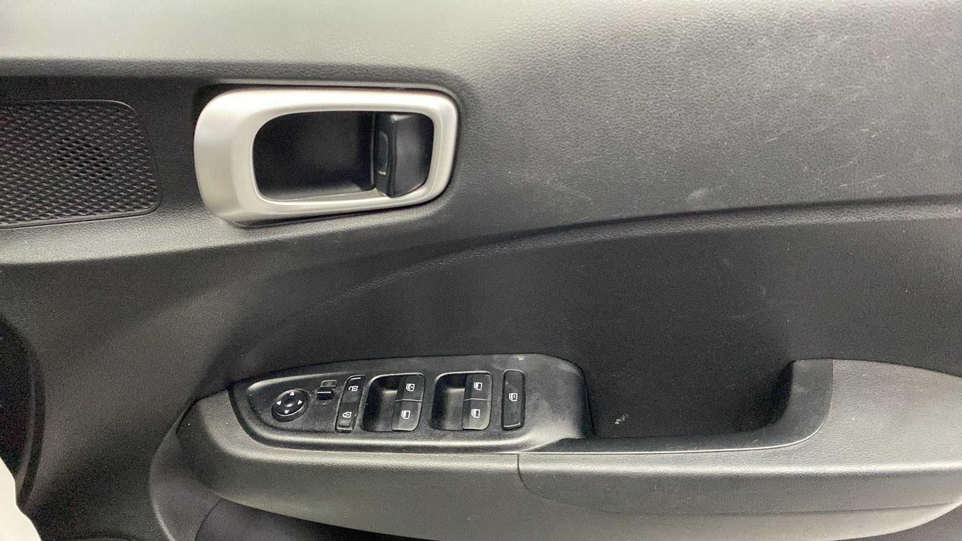 2021 Hyundai VENUE S 1.2, Petrol, Manual, 63,608 km, Driver Side Door Panels Control