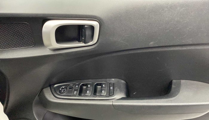 2021 Hyundai VENUE S 1.2, Petrol, Manual, 63,608 km, Driver Side Door Panels Control