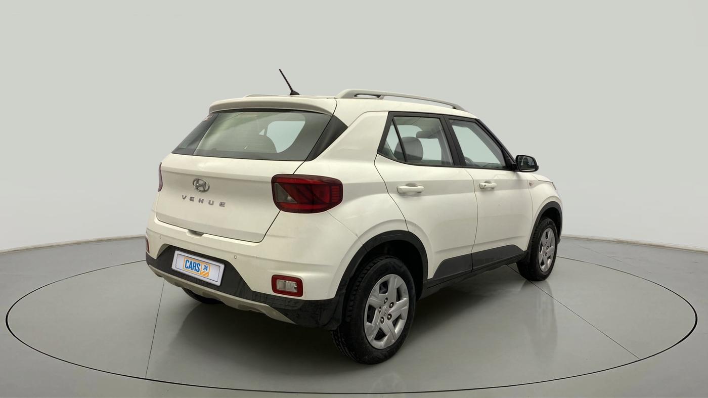 2021 Hyundai VENUE S 1.2, Petrol, Manual, 63,608 km, Right Back Diagonal