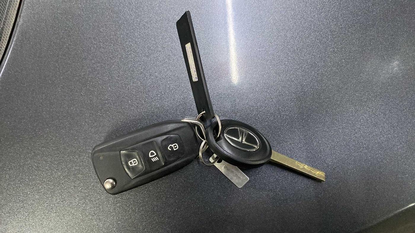 2022 Tata Tiago XZA PLUS PETROL, Petrol, Automatic, 16,366 km, Key Close Up