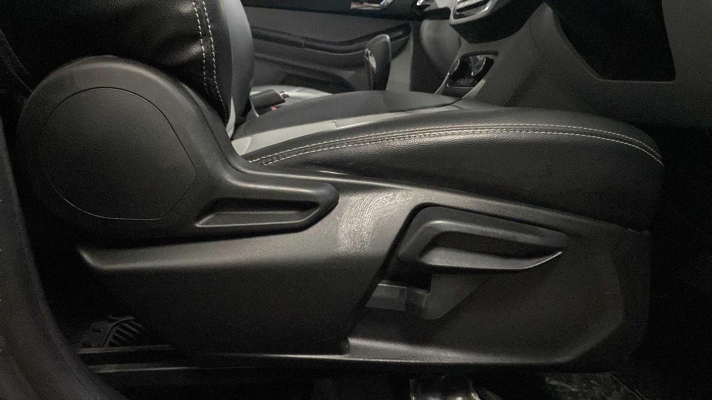 2022 Tata Tiago XZA PLUS PETROL, Petrol, Automatic, 16,366 km, Driver Side Adjustment Panel