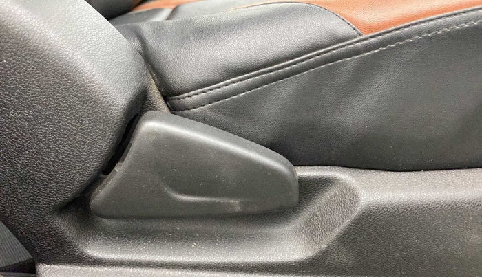 2021 Renault Kwid CLIMBER 1.0 (O), Petrol, Manual, 7,391 km, Driver Side Adjustment Panel