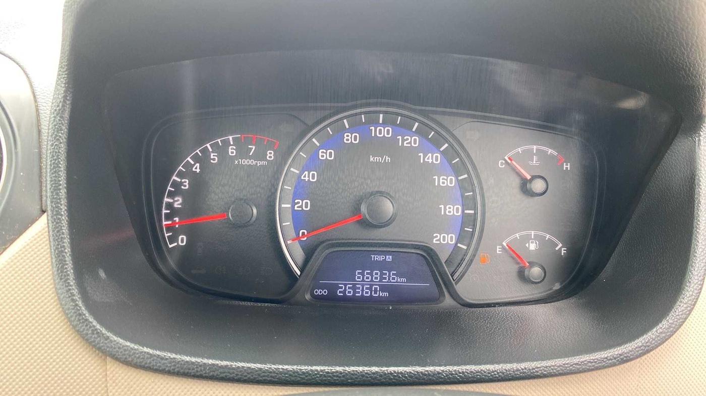 2017 Hyundai Xcent E+, Petrol, Manual, 26,370 km, Odometer Image