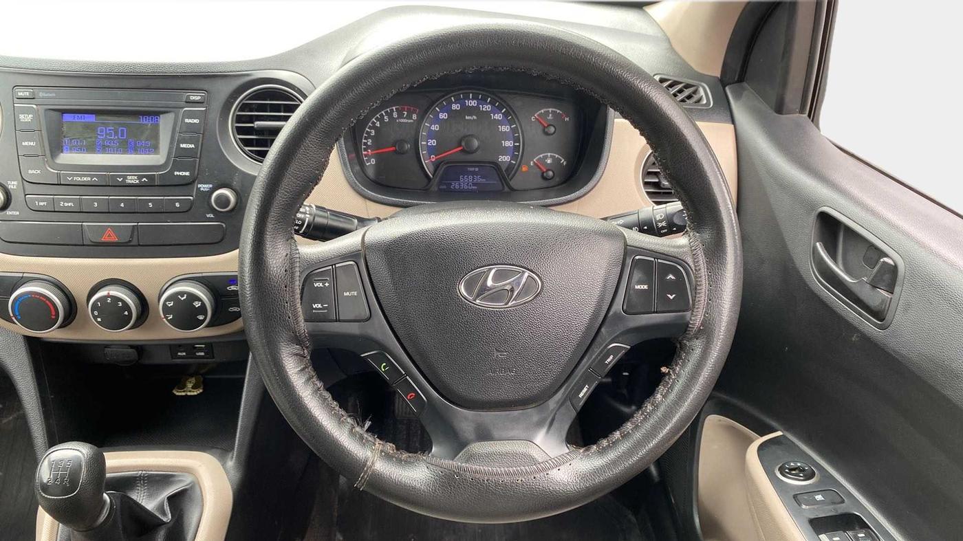 2017 Hyundai Xcent E+, Petrol, Manual, 26,370 km, Steering Wheel Close Up