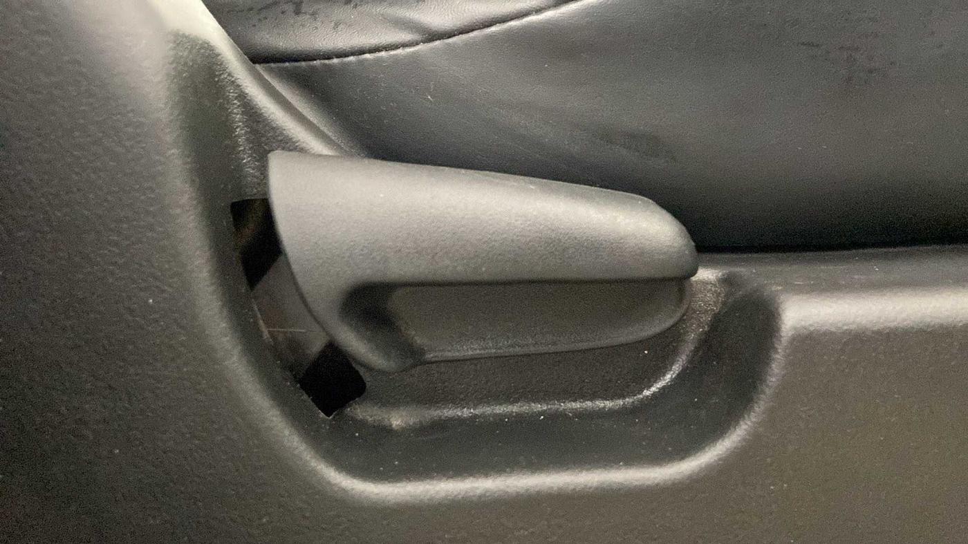2013 Maruti Wagon R Stingray VXI, Petrol, Manual, 70,322 km, Driver Side Adjustment Panel