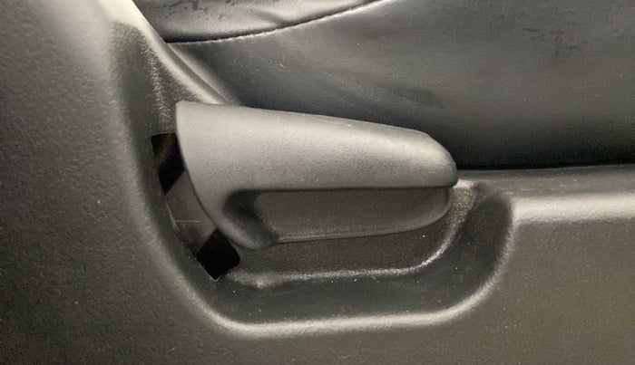 2013 Maruti Wagon R Stingray VXI, Petrol, Manual, 70,322 km, Driver Side Adjustment Panel
