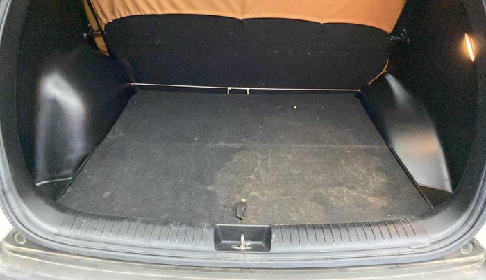 2018 Hyundai Creta E PLUS 1.6 PETROL, Petrol, Manual, 48,268 km, Boot Inside