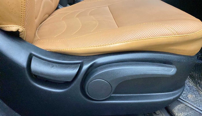 2018 Hyundai Creta E PLUS 1.6 PETROL, Petrol, Manual, 48,268 km, Driver Side Adjustment Panel