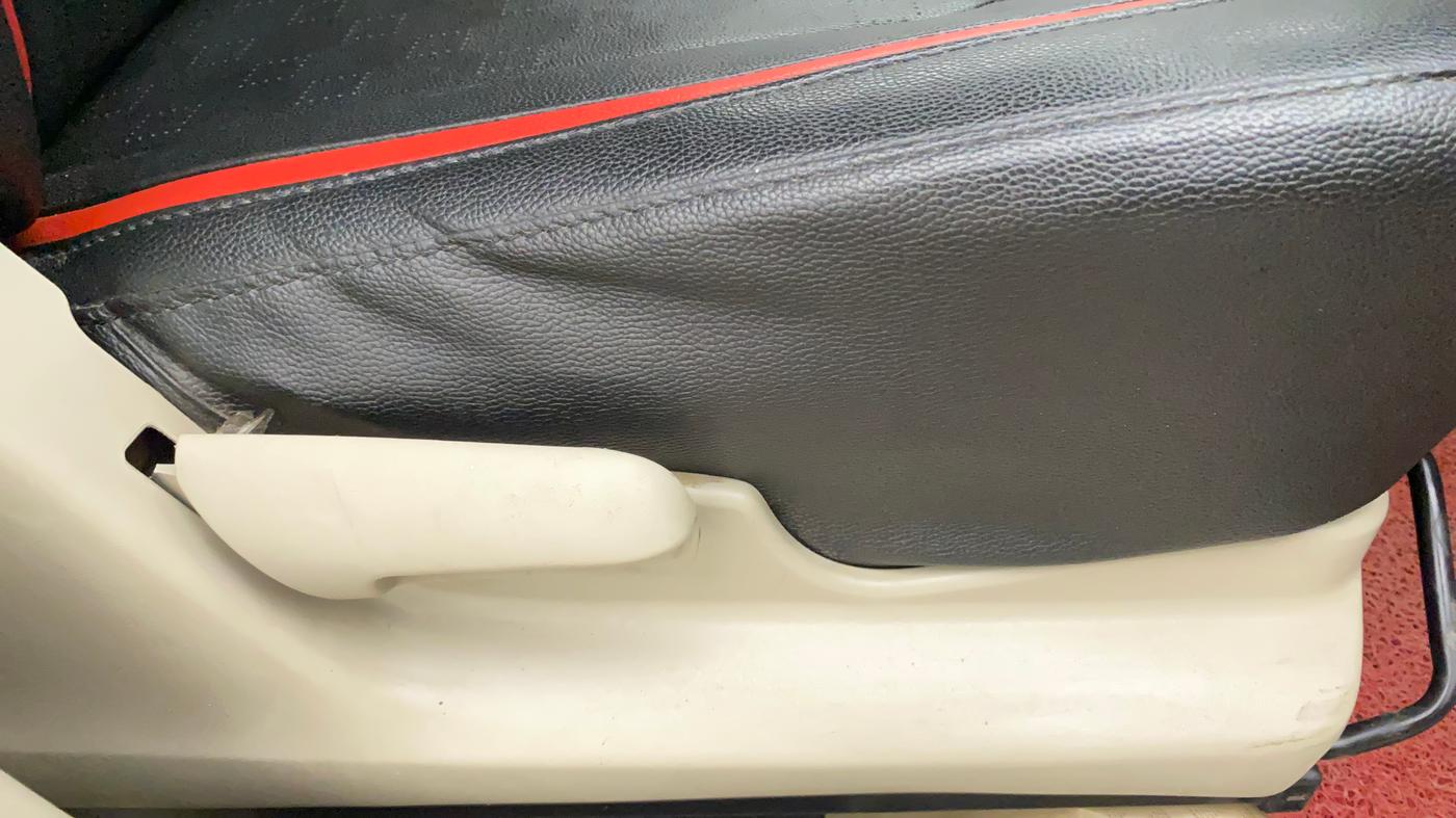 2018 Maruti Celerio ZXI, Petrol, Manual, 97,642 km, Driver Side Adjustment Panel