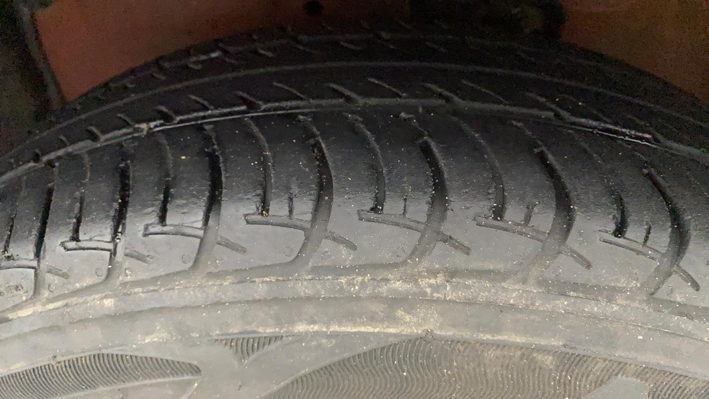 2018 Maruti Celerio ZXI, Petrol, Manual, 97,642 km, Left Front Tyre Tread