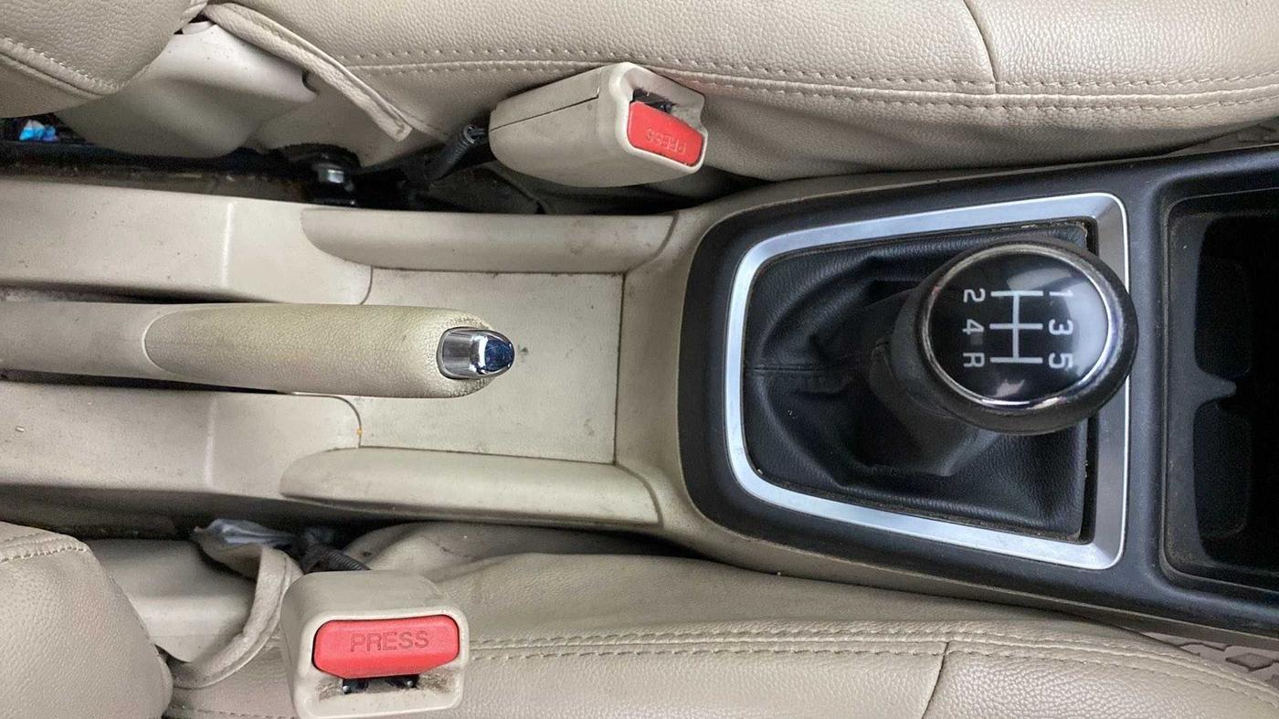 2022 Maruti Dzire VXI, Petrol, Manual, 35,844 km, Gear Lever