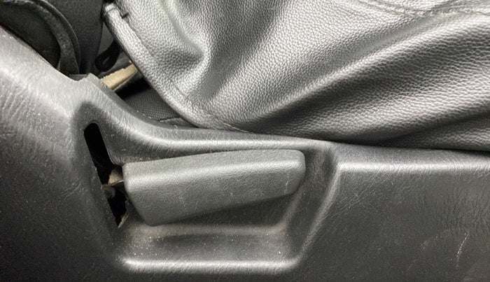 2022 Maruti Alto LXI O, Petrol, Manual, 26,385 km, Driver Side Adjustment Panel
