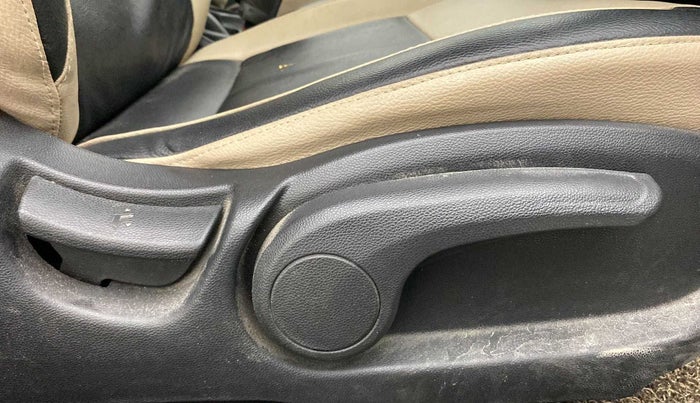 2017 Hyundai Elite i20 ASTA 1.2, Petrol, Manual, 63,318 km, Driver Side Adjustment Panel