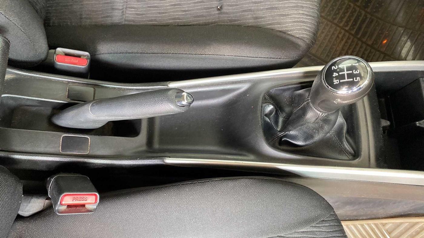 2015 Maruti Baleno ALPHA PETROL 1.2, Petrol, Manual, 38,484 km, Gear Lever