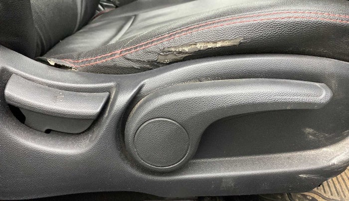 2016 Hyundai Elite i20 ASTA 1.4 CRDI (O), Diesel, Manual, 99,422 km, Driver Side Adjustment Panel