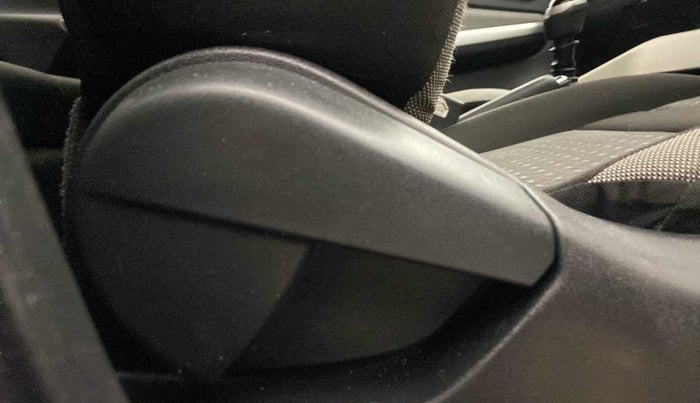 2022 Nissan MAGNITE XE, Petrol, Manual, 22,517 km, Driver Side Adjustment Panel