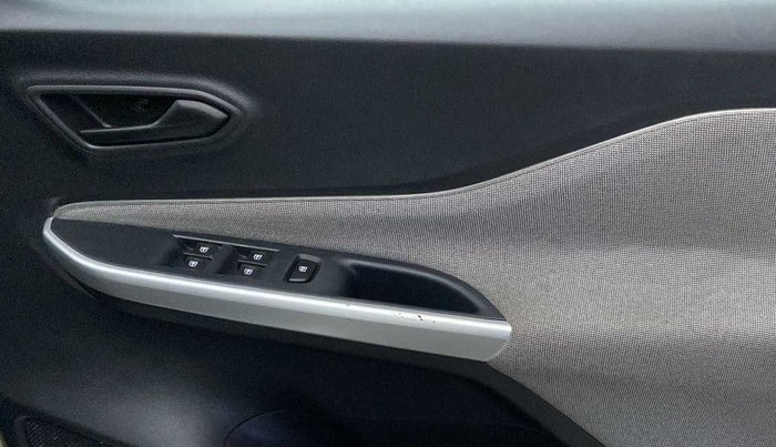 2022 Nissan MAGNITE XE, Petrol, Manual, 22,517 km, Driver Side Door Panels Control