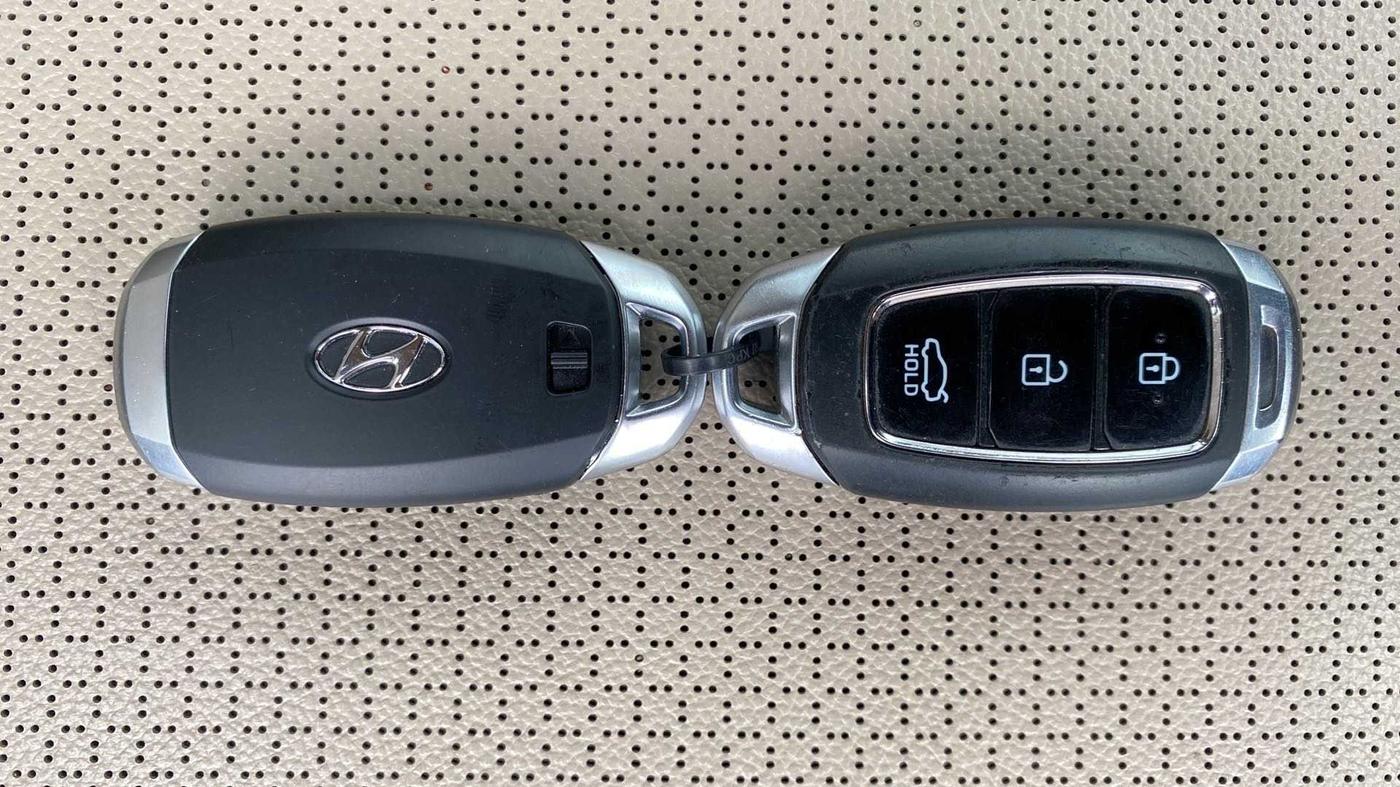 2018 Hyundai Verna 1.6 VTVT SX O, Petrol, Manual, 35,547 km, Key Close Up