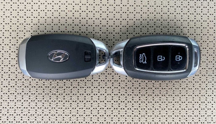 2018 Hyundai Verna 1.6 VTVT SX O, Petrol, Manual, 35,547 km, Key Close Up