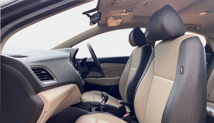 2018 Hyundai Verna 1.6 VTVT SX O, Petrol, Manual, 35,547 km, Right Side Front Door Cabin