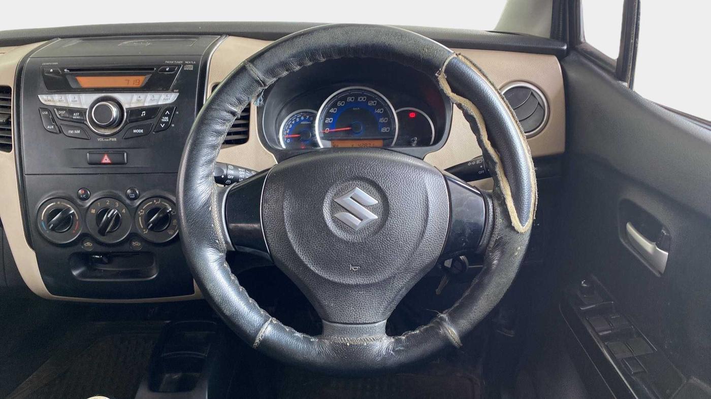 2018 Maruti Wagon R 1.0 VXI, Petrol, Manual, 42,861 km, Steering Wheel Close Up