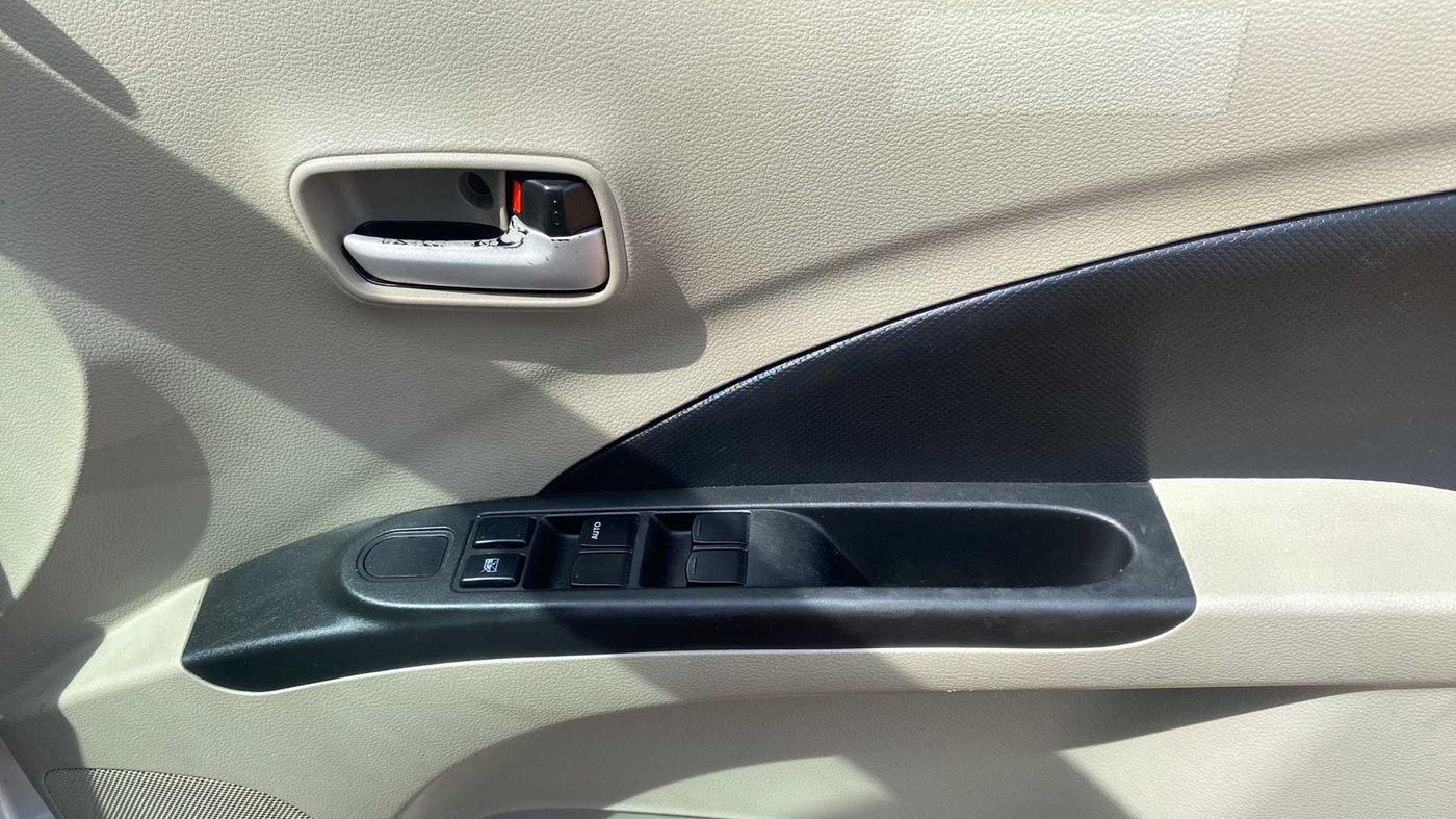 2014 Maruti Celerio VXI AMT, Petrol, Automatic, 75,385 km, Driver Side Door Panels Control