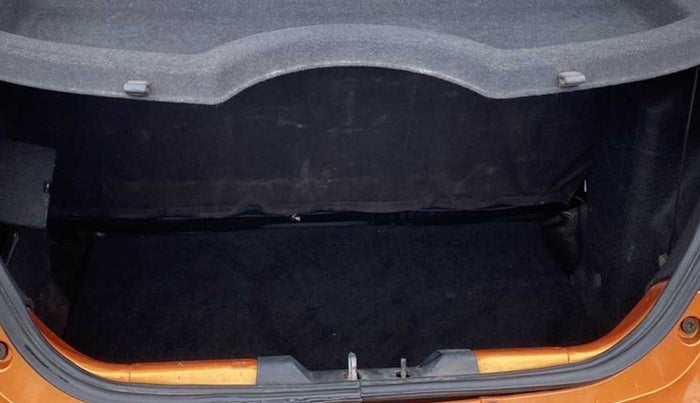 2016 Tata Tiago XZ PETROL, Petrol, Manual, 69,458 km, Boot Inside