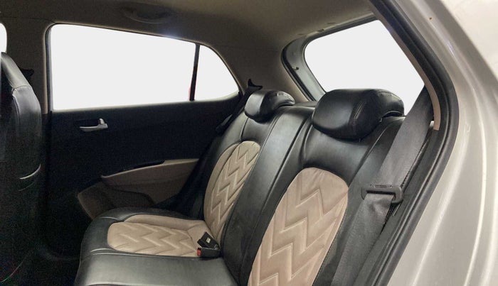 2016 Hyundai Grand i10 ASTA (O) 1.2 KAPPA VTVT, Petrol, Manual, 28,221 km, Right Side Rear Door Cabin