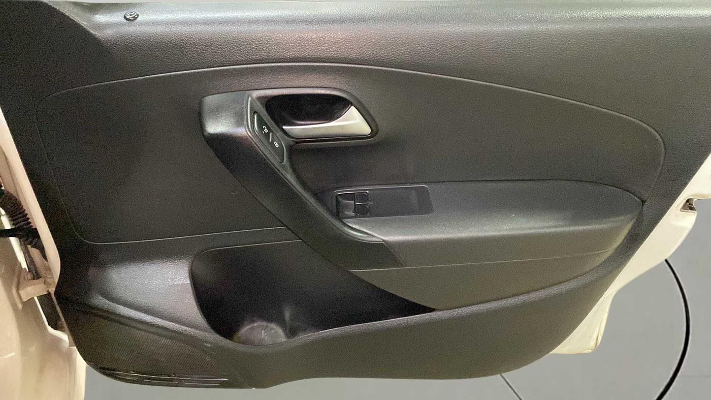 2019 Volkswagen Polo TRENDLINE 1.0L, Petrol, Manual, 40,729 km, Driver Side Door Panels Control