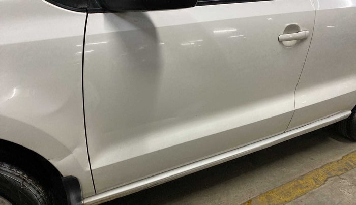 2019 Volkswagen Polo TRENDLINE 1.0L, Petrol, Manual, 40,729 km, Front passenger door - Minor scratches
