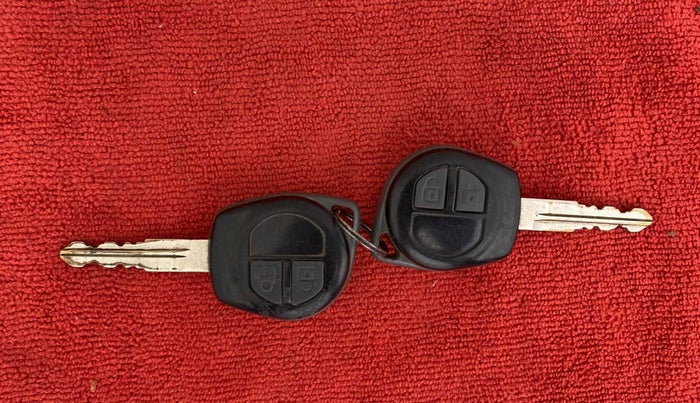 2013 Maruti Swift Dzire VDI, Diesel, Manual, 1,09,035 km, Key Close Up