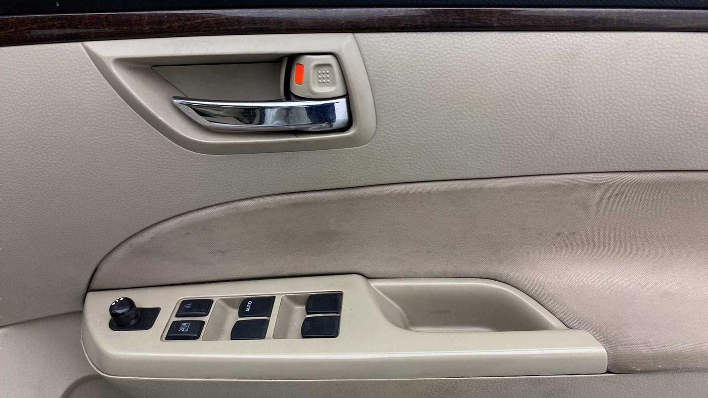2013 Maruti Swift Dzire VDI, Diesel, Manual, 1,09,035 km, Driver Side Door Panels Control