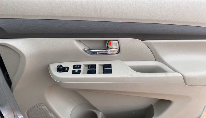 2021 Maruti Ertiga VXI AT SHVS, Petrol, Automatic, 33,525 km, Driver Side Door Panels Control