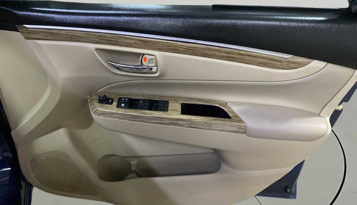 2018 Maruti Ciaz ALPHA  AT 1.5 SHVS PETROL, Petrol, Automatic, 57,363 km, Driver Side Door Panels Control