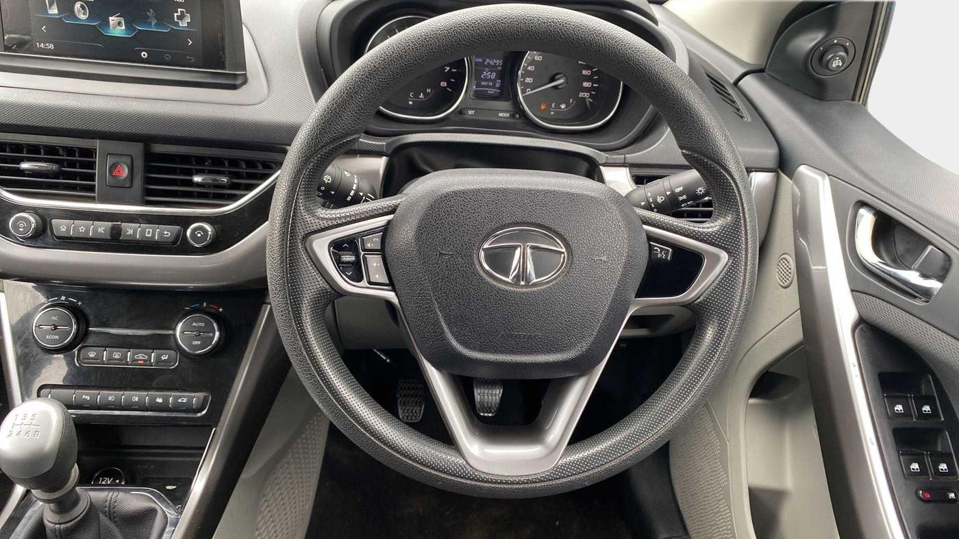 2017 Tata NEXON XZ PLUS DIESEL, Diesel, Manual, 24,342 km, Steering Wheel Close Up