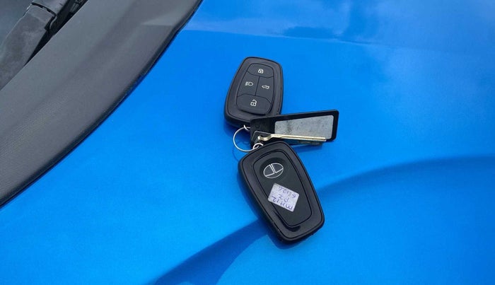 2017 Tata NEXON XZ PLUS DIESEL, Diesel, Manual, 24,342 km, Key Close Up