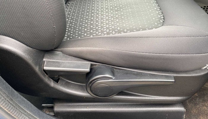 2017 Tata NEXON XZ PLUS DIESEL, Diesel, Manual, 24,342 km, Driver Side Adjustment Panel